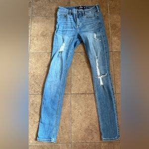Hollister Mid rise super skinny ripped jeans